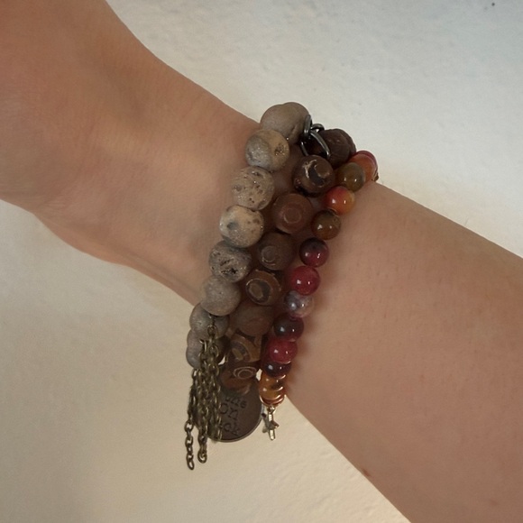 Bracelets - Picture 4 of 5